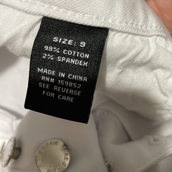 High rise white shorts - Picture 3 of 4